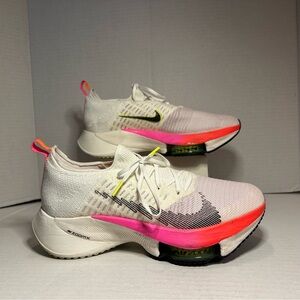 Nike Air Zoom Tempo